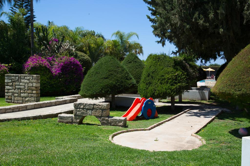 3 Bedroom D102 On The Beach At Thera Apartment *