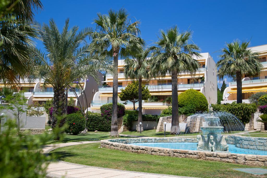 3 Bedroom D102 On The Beach At Thera Apartment