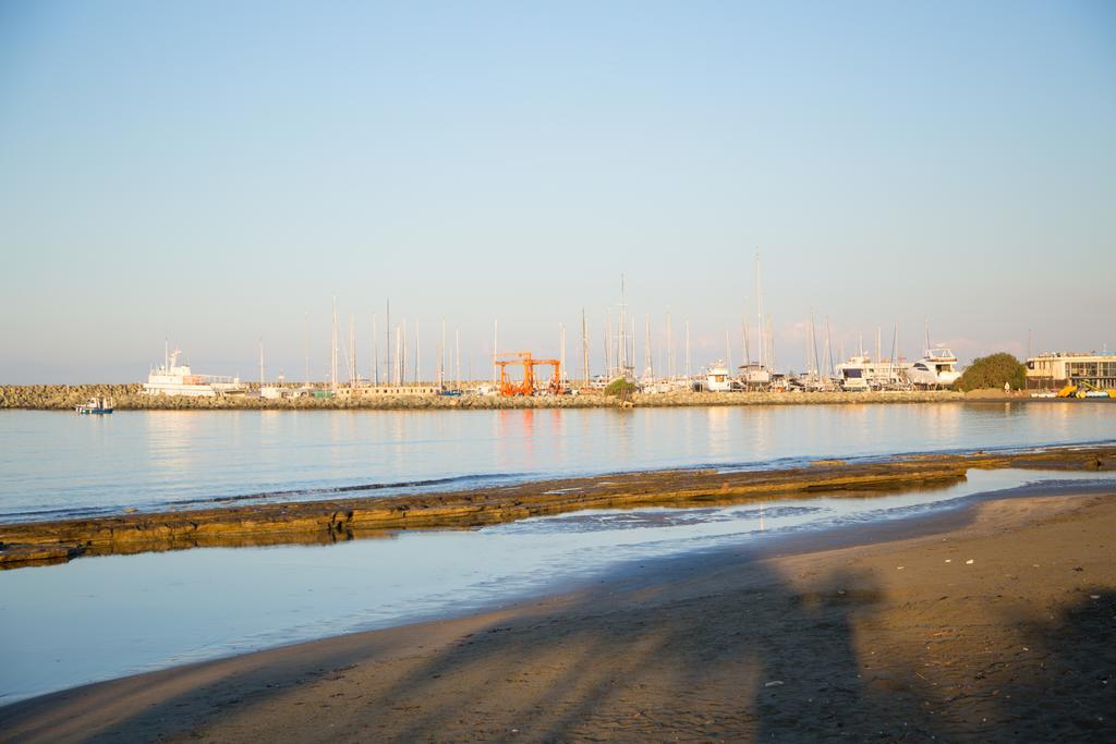 3 Bedroom D102 On The Beach At Thera Apartment