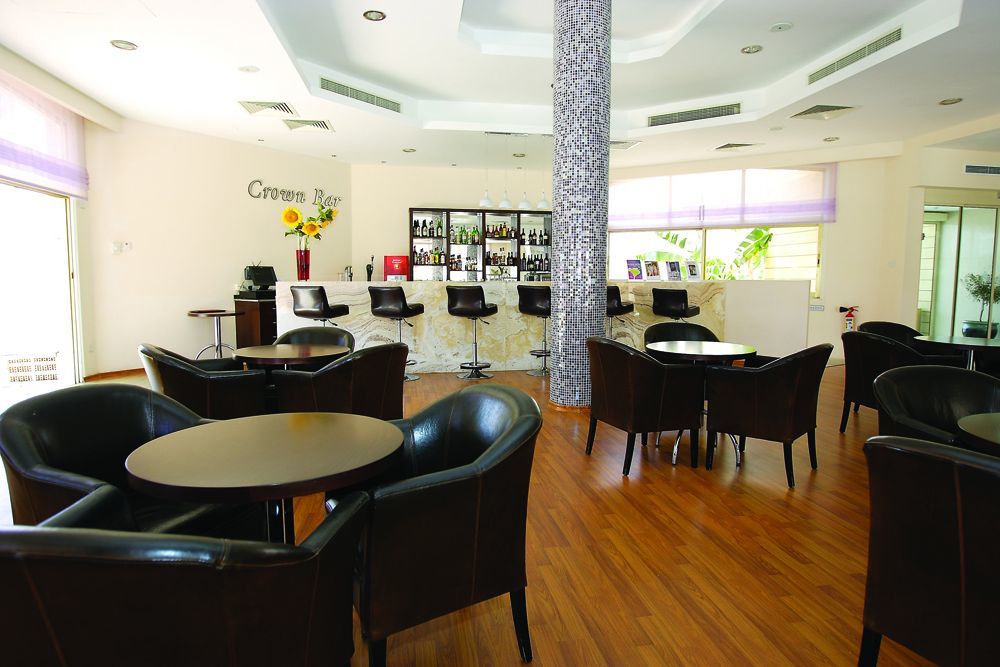 Hotel Crown Henipa