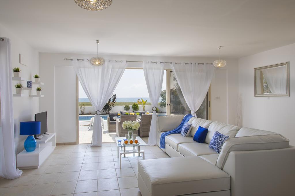 Iris Villa *