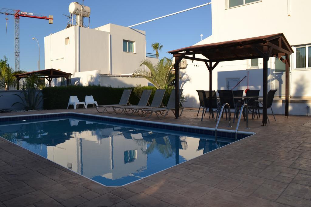 Makronissos Villa *