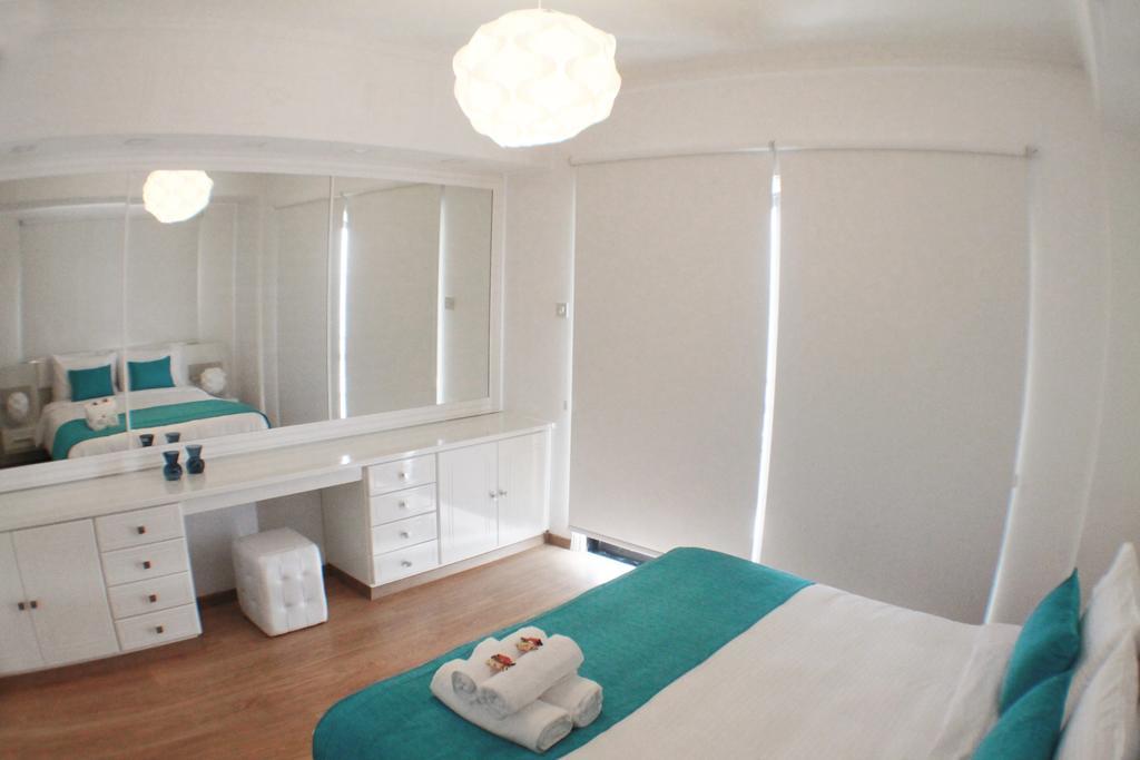 Lazuli Beachfront Penthouse 504 Apartment