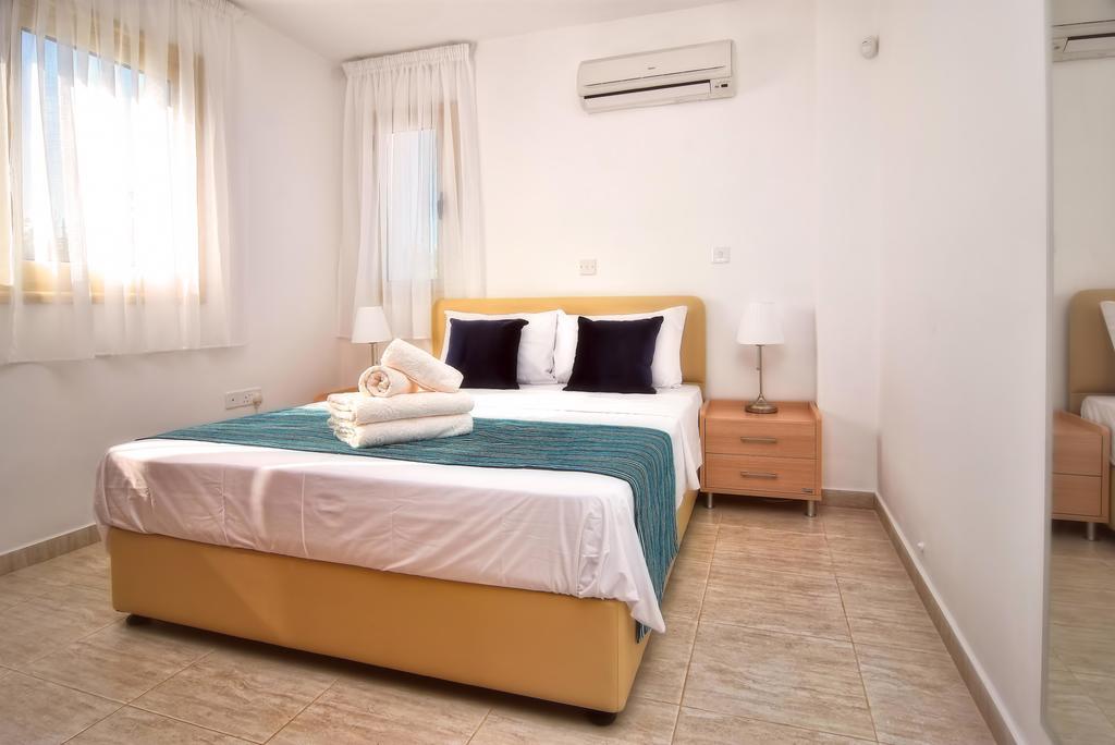 Dionysos Villa Peyia