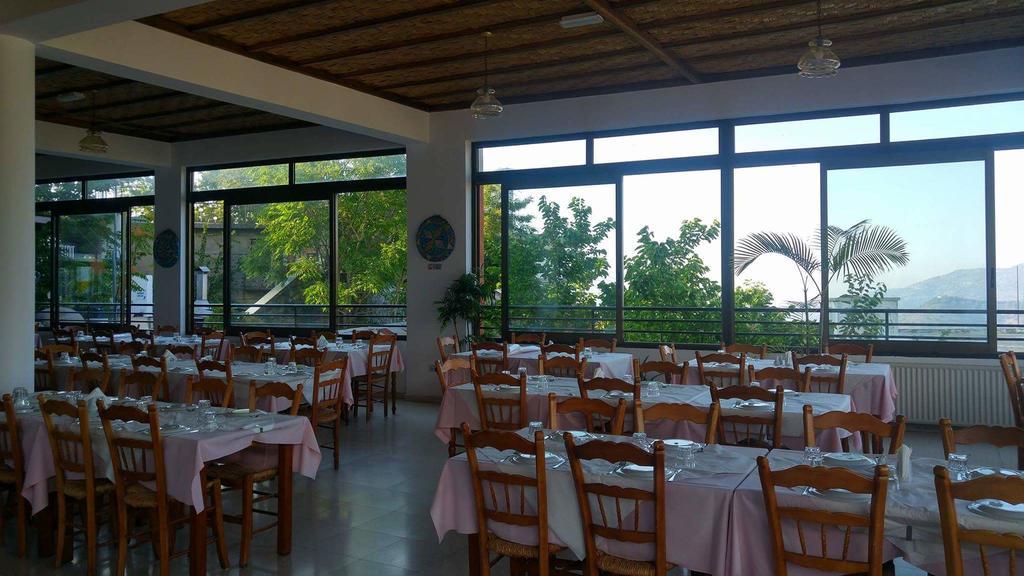 Two Flowers Hotel