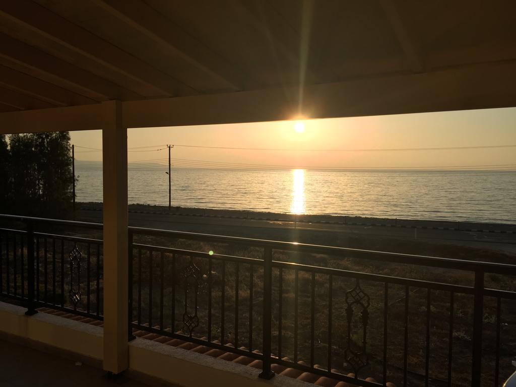 Beachfront Thomas 5 *