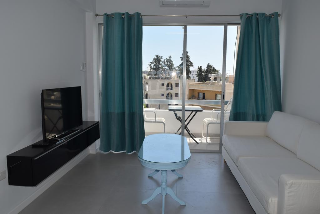 Gaby Court Apartment *