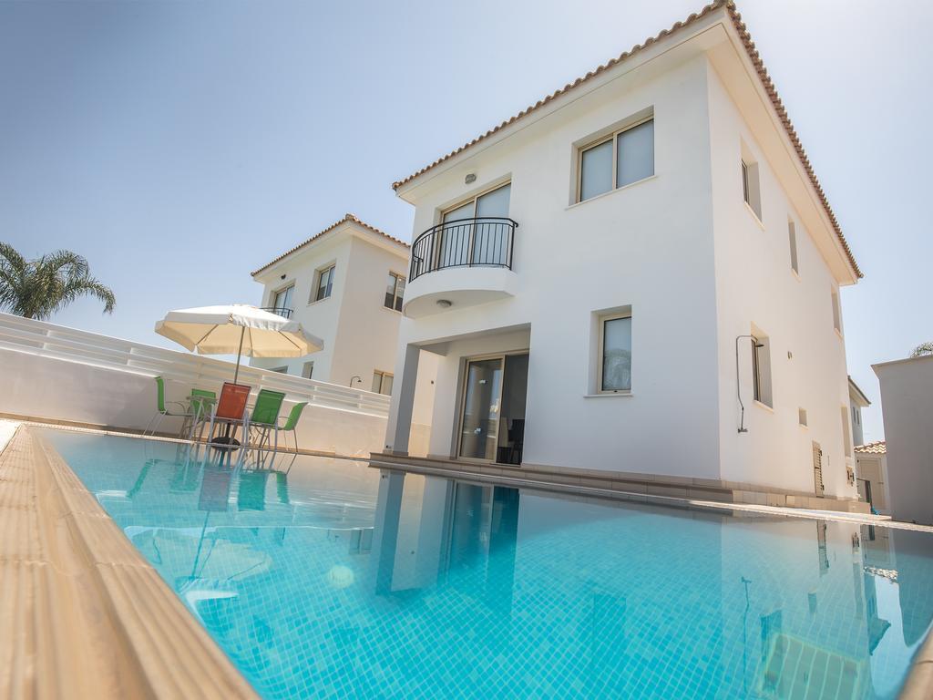 Palm Village Villas *
