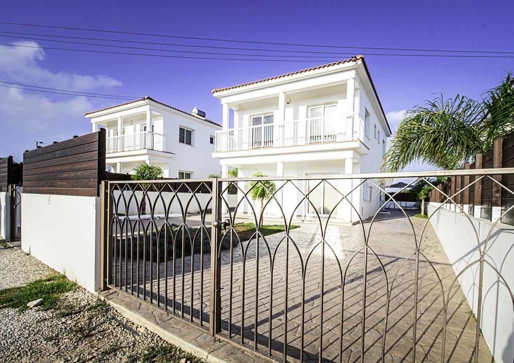 Nissi Gintare Villa
