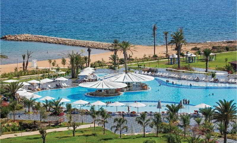 Noah's Ark Deluxe Hotel Vokolidha