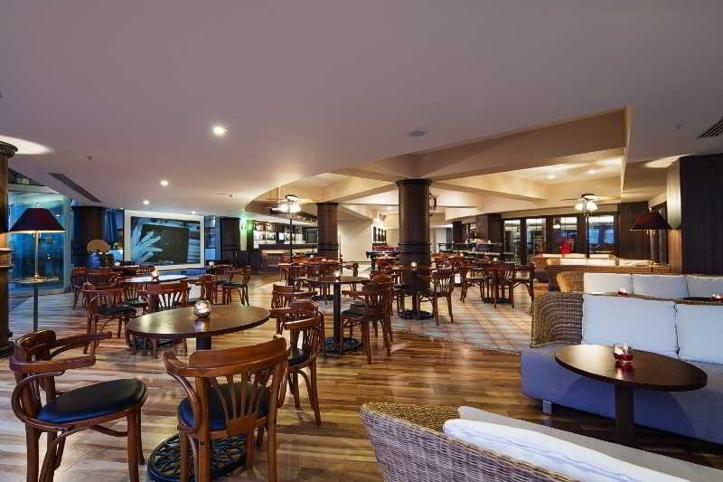 Noah's Ark Deluxe Hotel Vokolidha