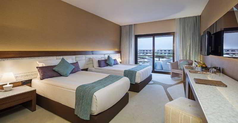 Noah's Ark Deluxe Hotel