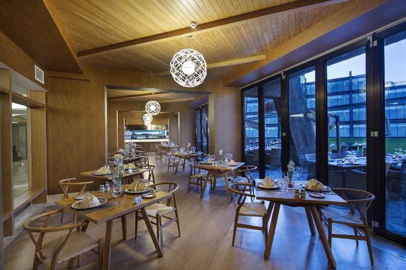 Noah's Ark Deluxe Hotel 5*
