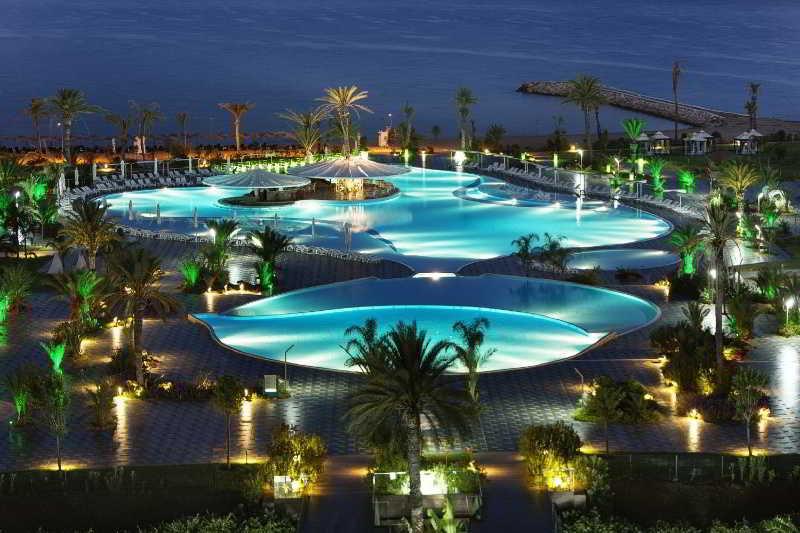 Noah's Ark Deluxe Hotel Vokolidha