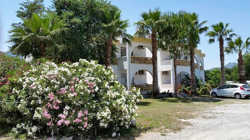 Bed & Breakfast Paradise 2*