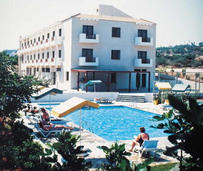 Harry's Hotel Protaras