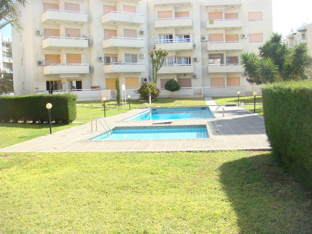 Christine Beach Apartment *