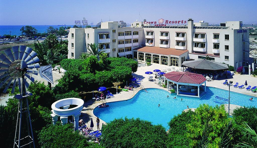 Crown Henipa Hotel