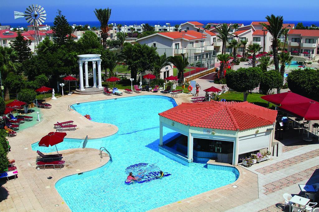 Hotel Crown Henipa 3*