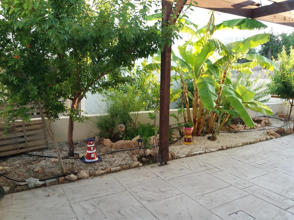 Loggin Holiday House
