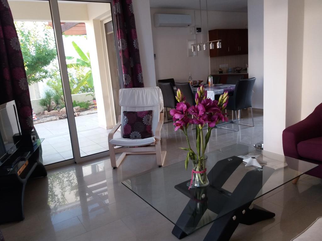 Vakantiehuis Loggin Holiday House Peyia