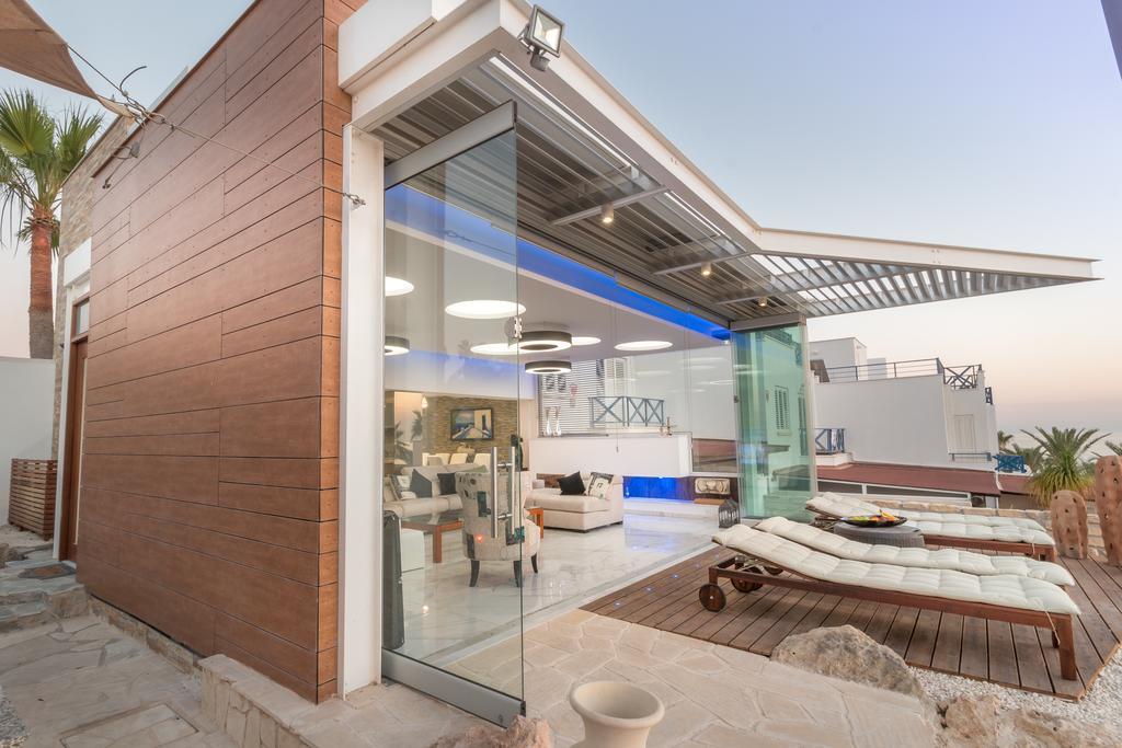 Posidonia Villa *