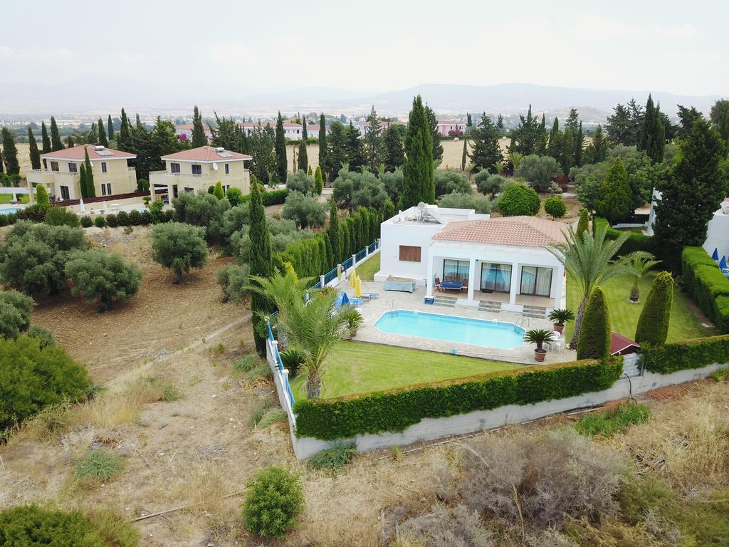 Chriseleni Latchi Villa