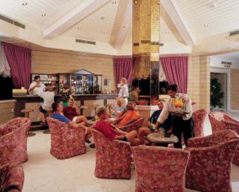 Hotel Crown Henipa