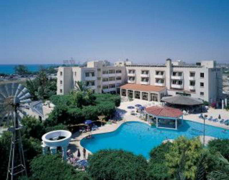 Hotel Crown Henipa 3*