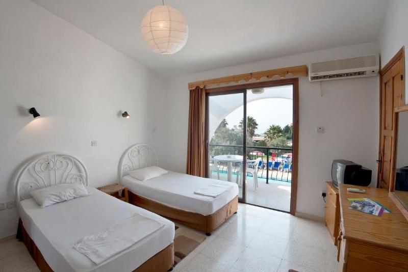 Hotel Bare Hill Village