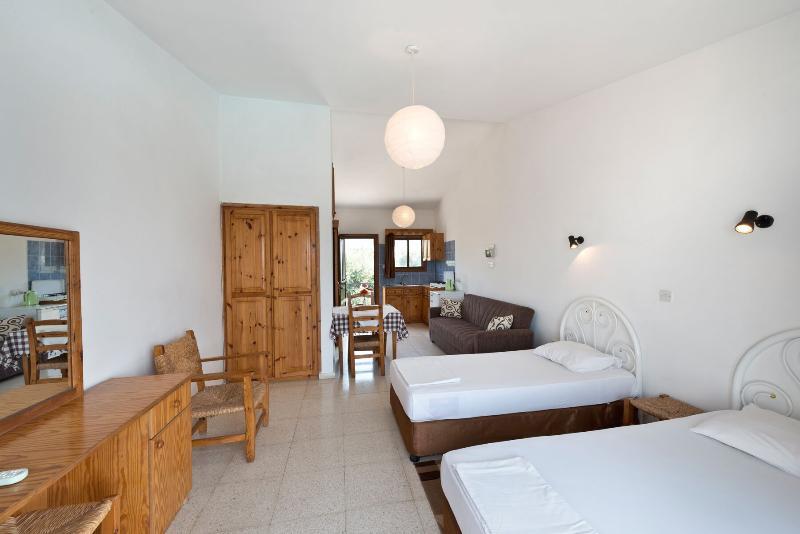 Hotel Bare Hill Village 2*