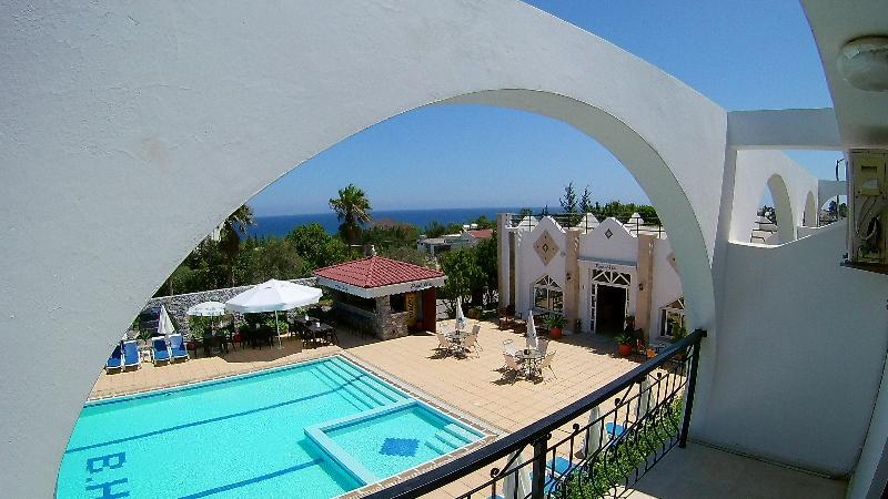 Hotel Bare Hill Village Elea