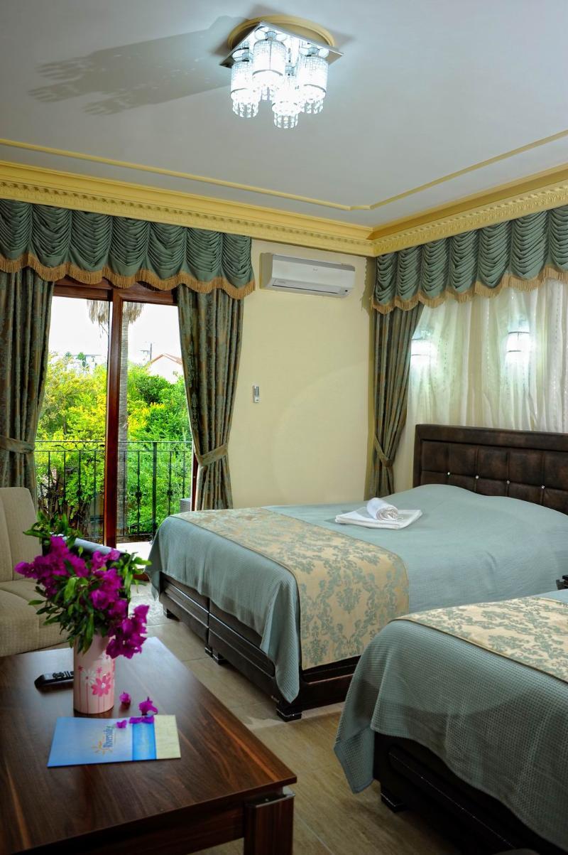 Riverside Garden Hotel