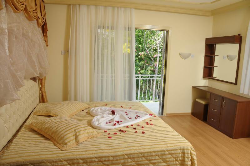 Hotel Riverside Garden