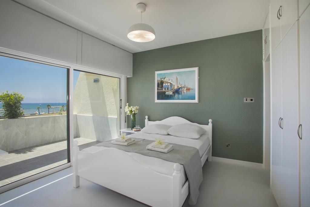 Apartment Larnaca Sunshore Beachfront *