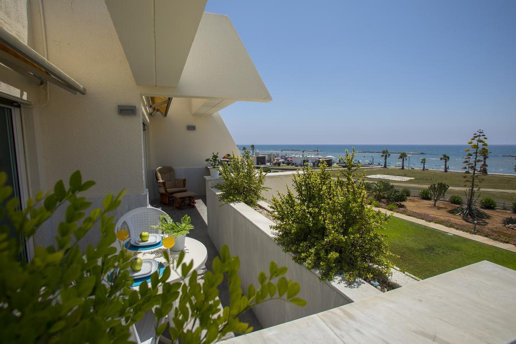 Apartment Larnaca Sunshore Beachfront *
