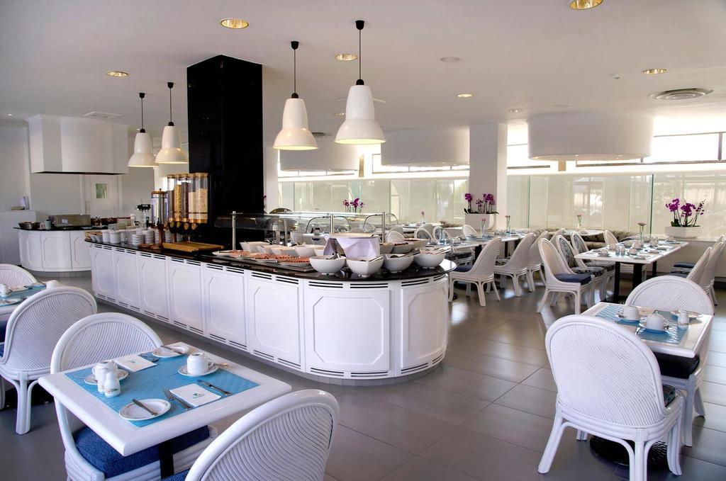 Resort Palm & Larnaca