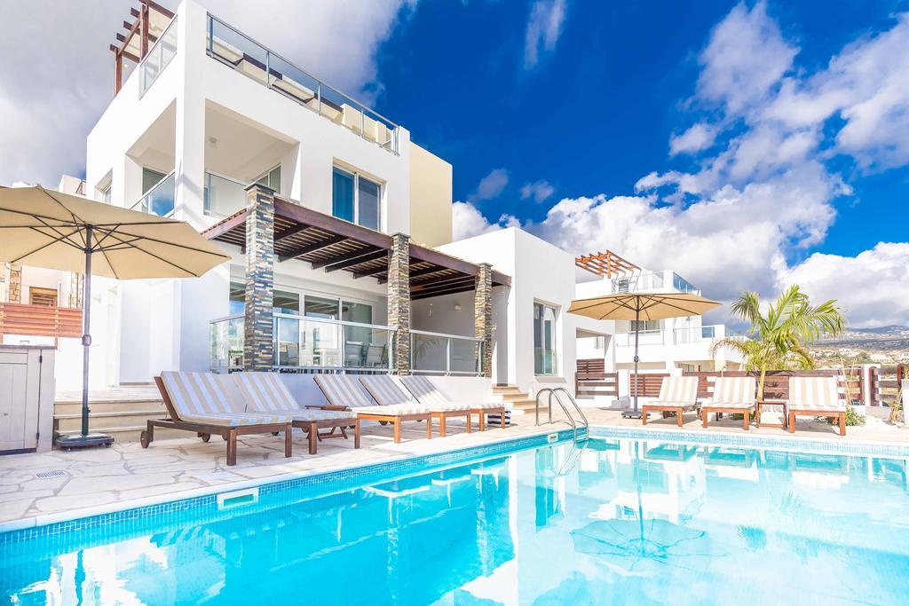 Siena Villa Coral Bay