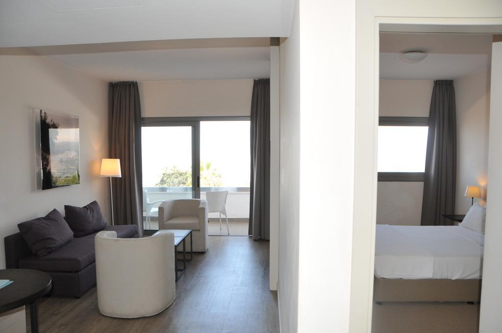 Hotel Droushia Heights 4*
