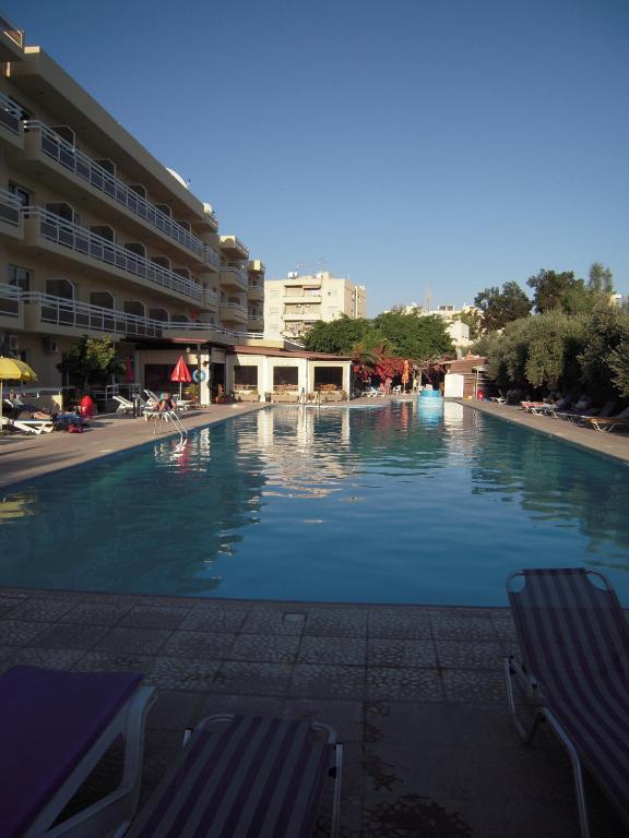 Sunquest Gardens Holiday Aparthotel 3*