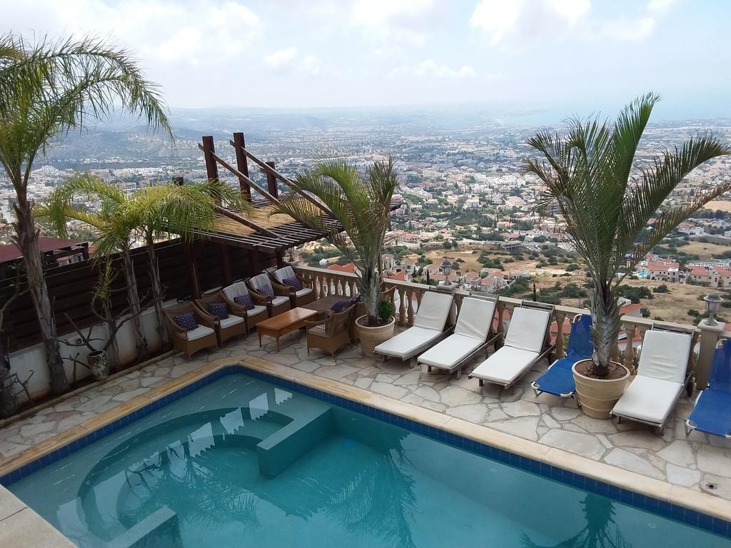 Villa Atlantis