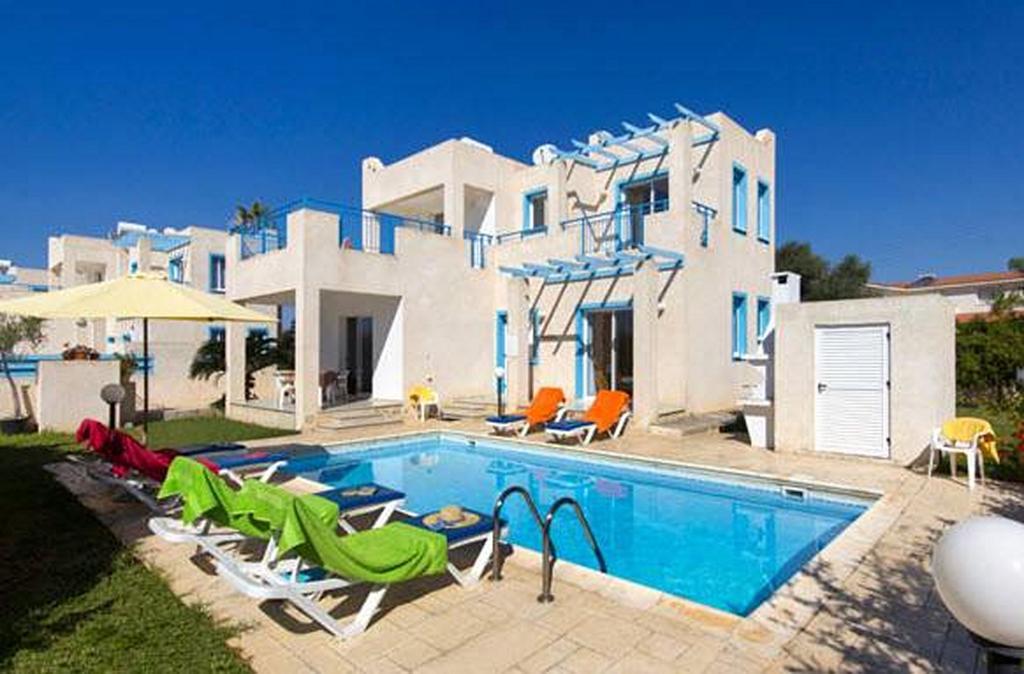 Philippos - 3 *