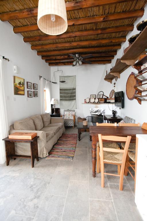Spiti Calliope Kathikas
