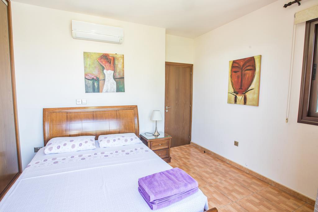 Artemisia Villa *