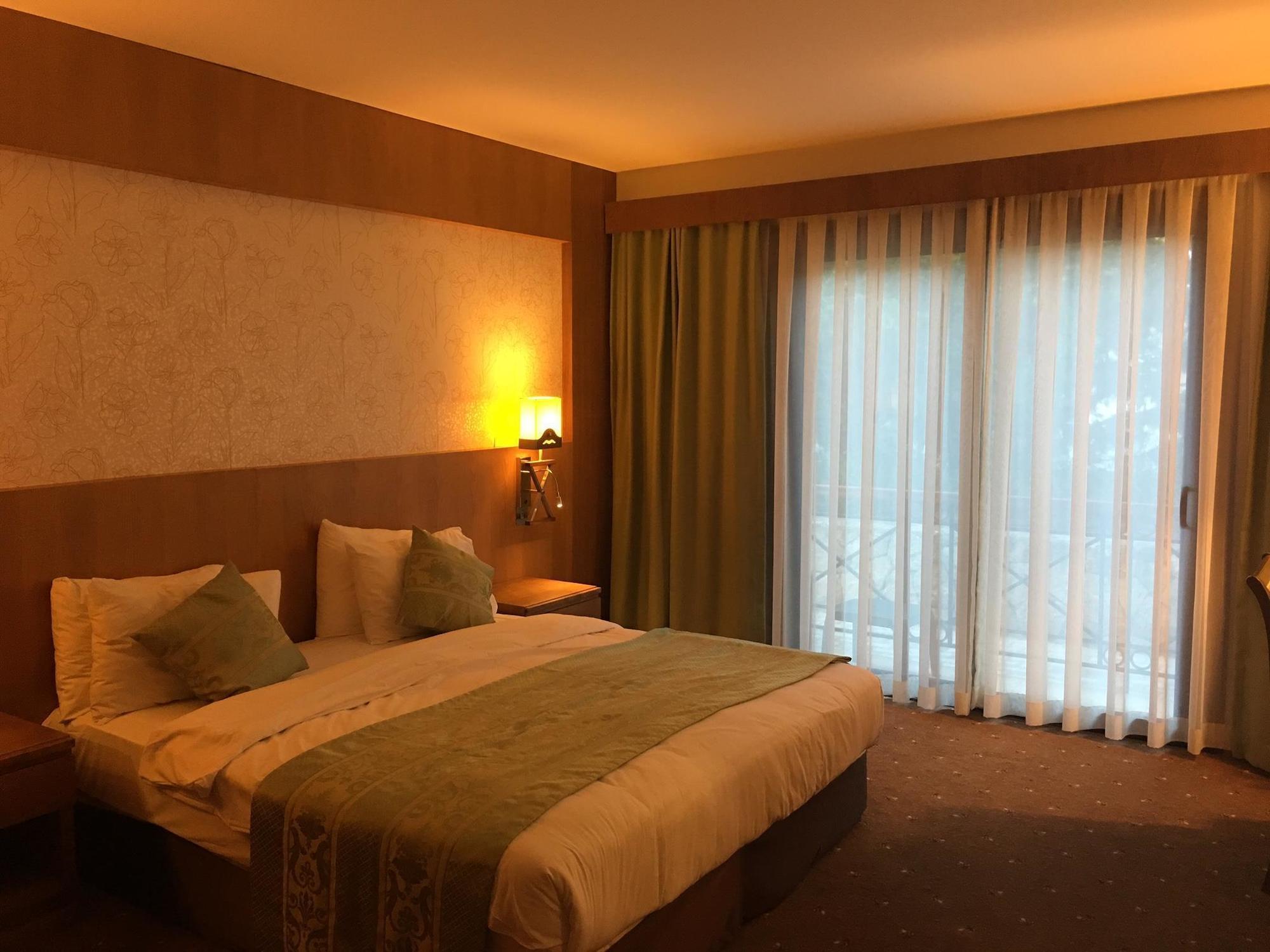 Hotel Korineum Golf & 4*