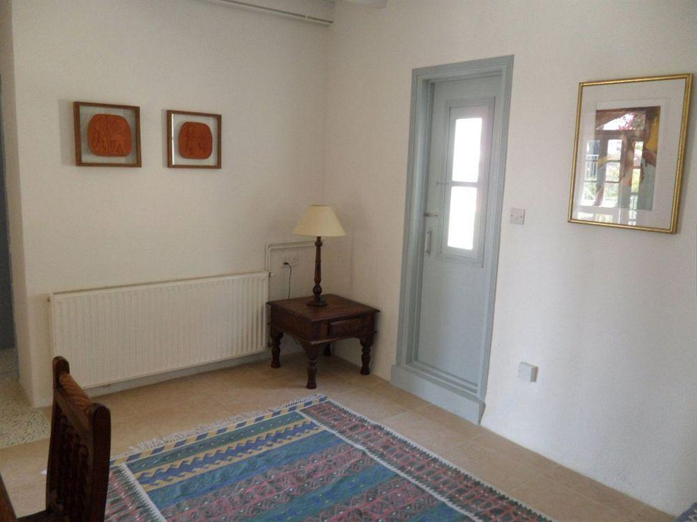 Vasilikos House Aparthotel 3*