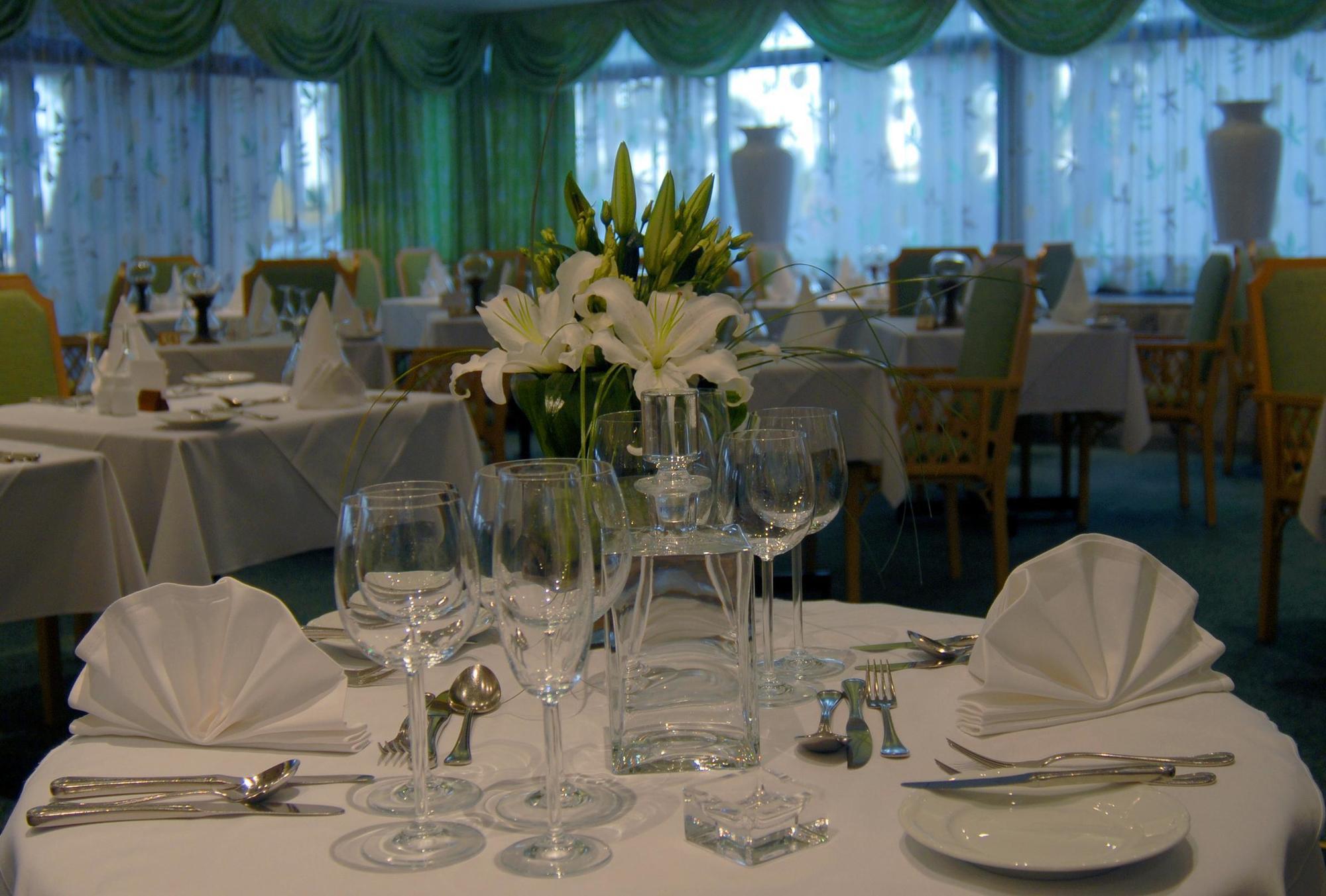 Resort Palm & Larnaca