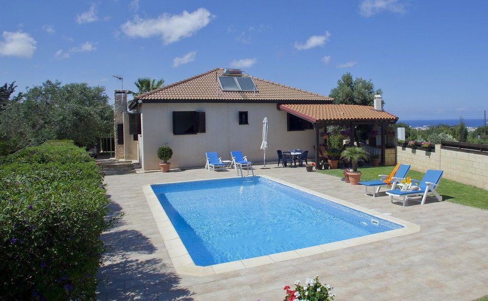Eleonora Villa *