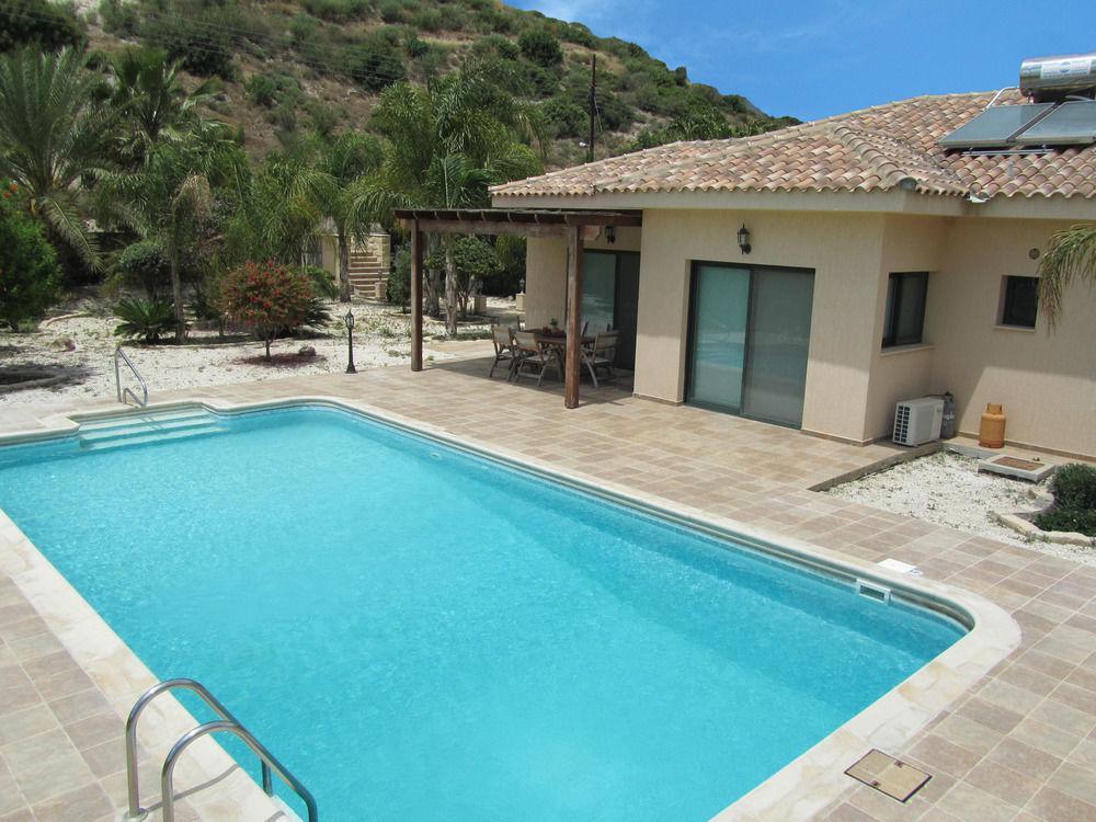 Perigiali Villa *