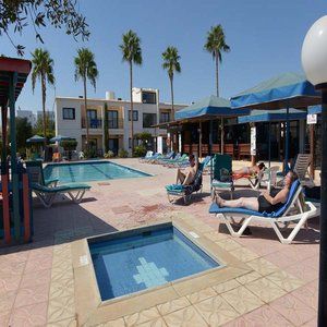 Carina Aparthotel